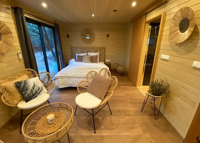 Slow Life - Mas De Rey * Arpaillargues-et-Aureillac